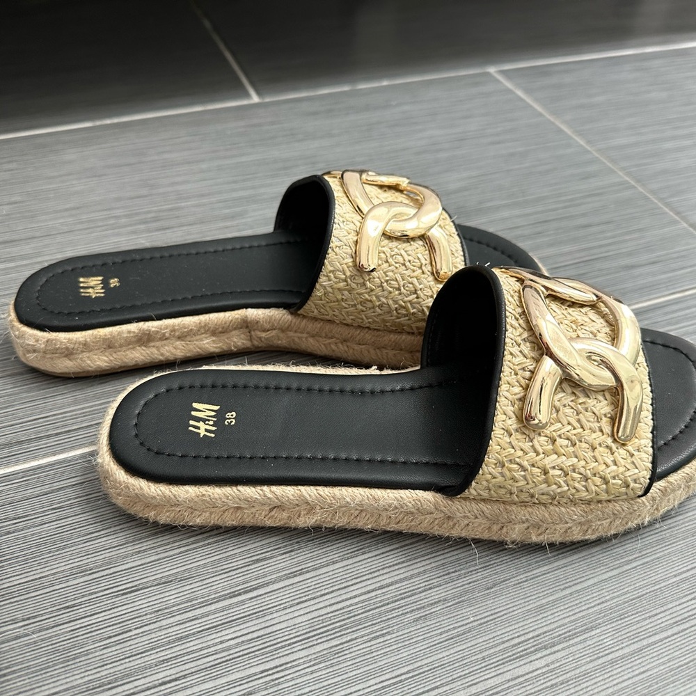 H&M slides size 7